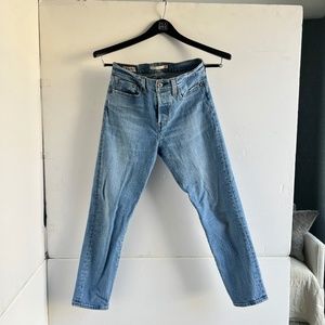 Levi's Premium Wedgie Straight Fit Women's Jeans. Size 27.